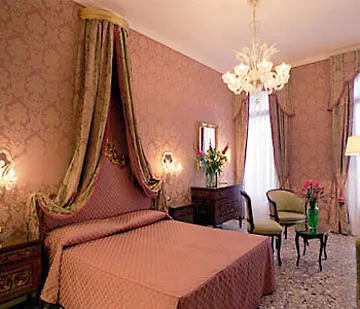 Casa Pisani Canal Benátky Itálie