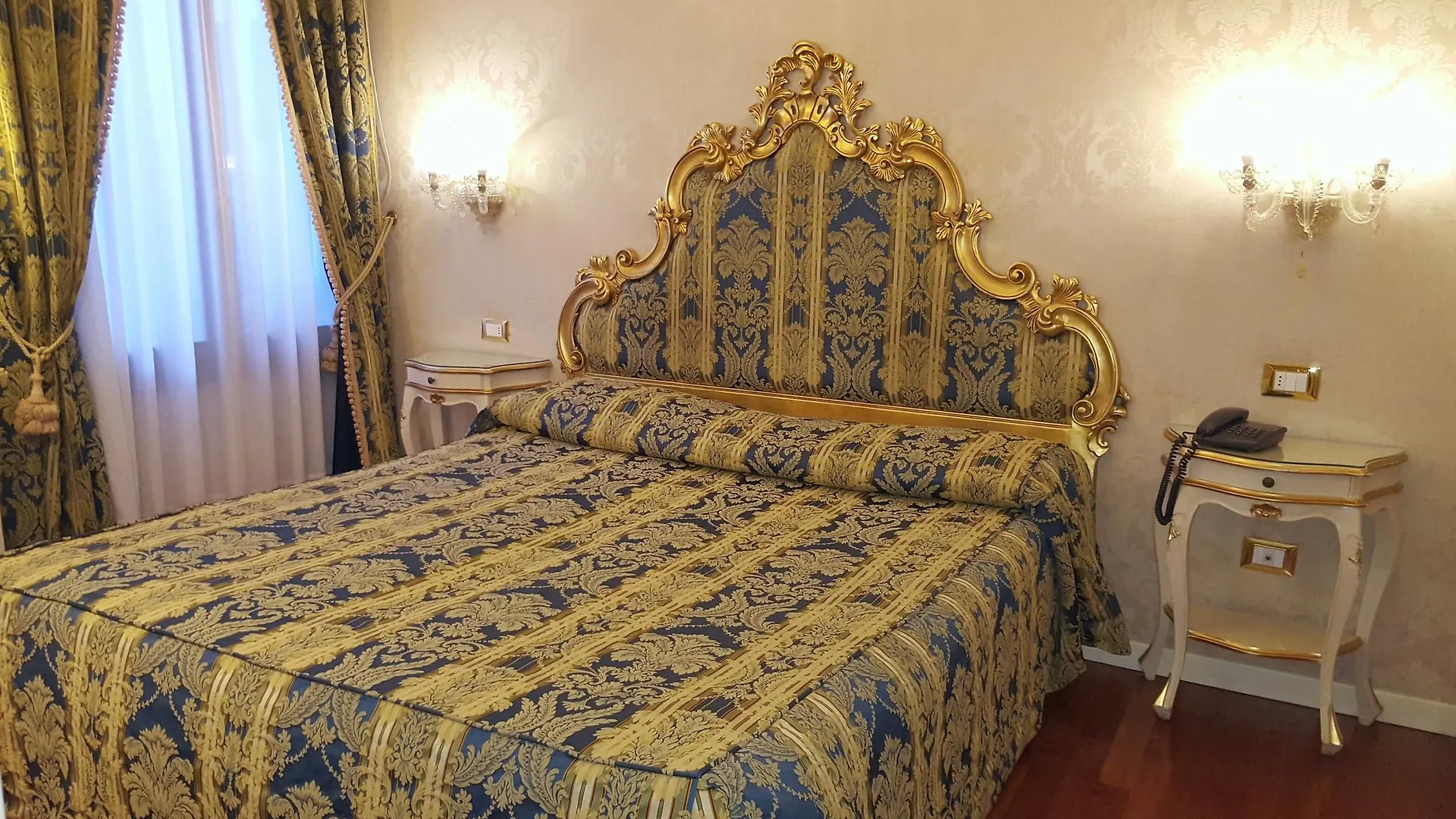 *** Guest house Casa Pisani Canal Venice Italy