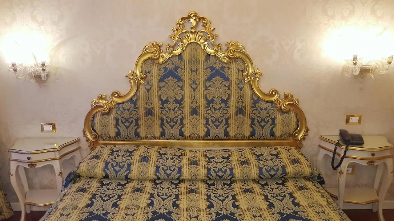 Casa Pisani Canal Venice Guest house