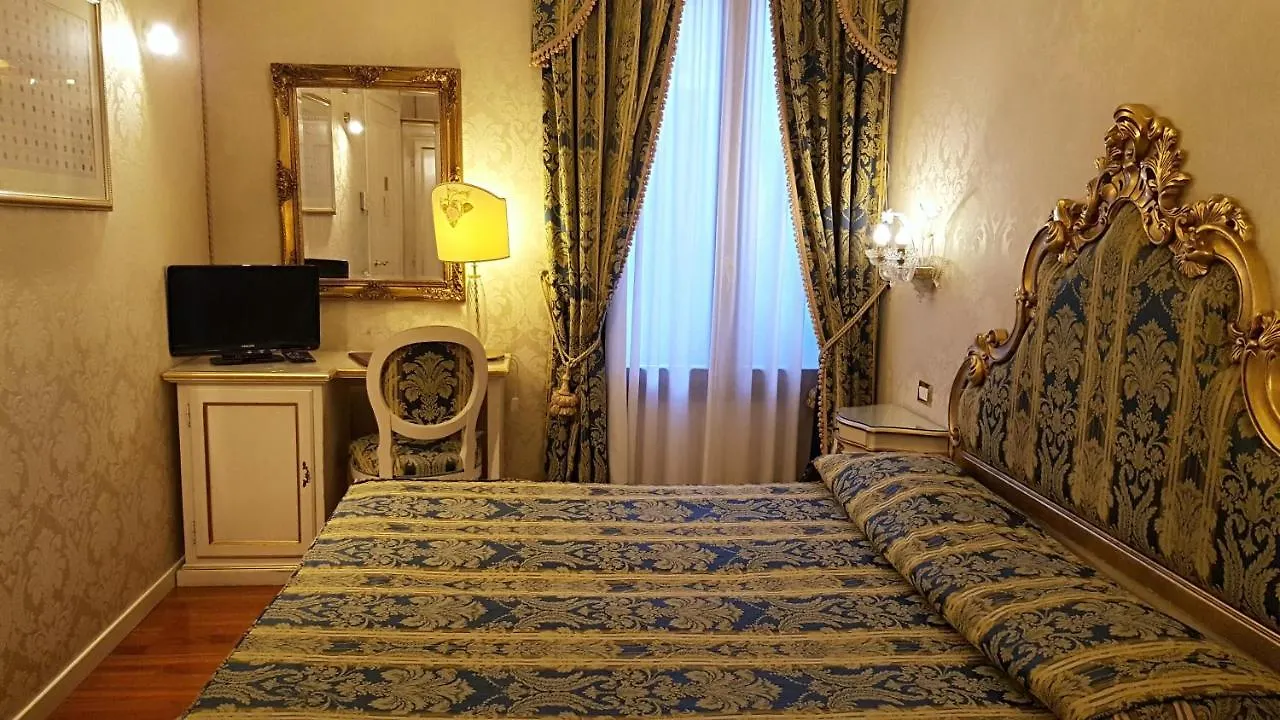 *** Guest house Casa Pisani Canal Venice Italy