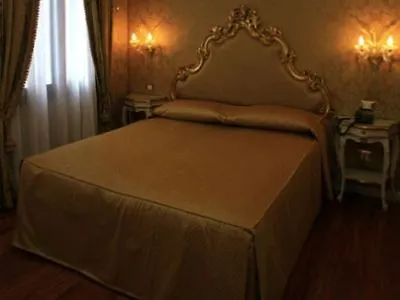 Casa Pisani Canal Venice 3*,  Italy